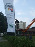 2009_0711dfcfahnenaufhangen0010.jpg